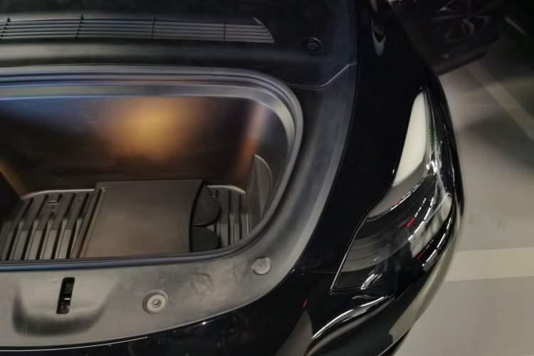 Used Tesla Model Y 2022 Rear-Wheel-Drive Version Engine Bay Left
