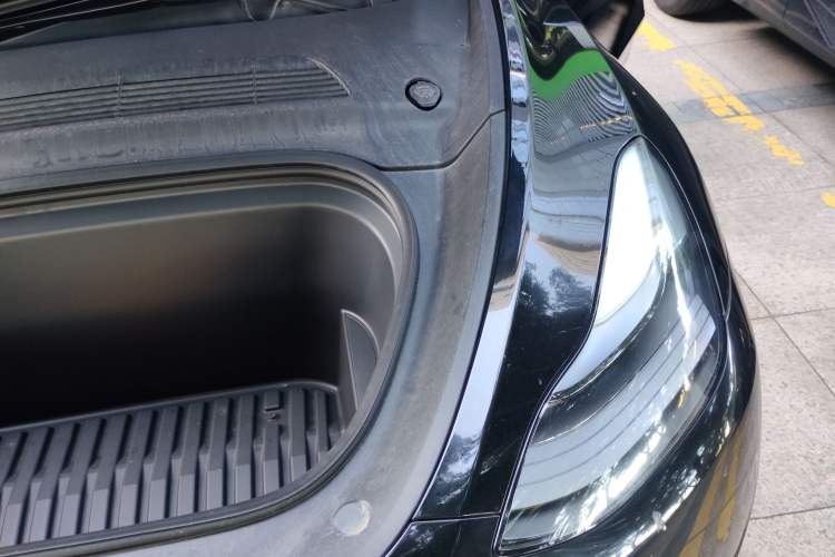 Used Tesla Model Y 2022 Rear-Wheel-Drive Version Engine Bay Left
