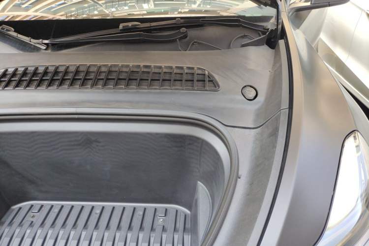 Used Tesla Model Y 2022 Rear-Wheel-Drive Version Engine Bay Left