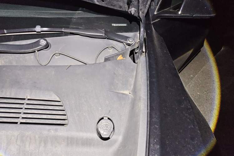 Used Tesla Model Y 2022 Rear-Wheel-Drive Version Engine Bay Left