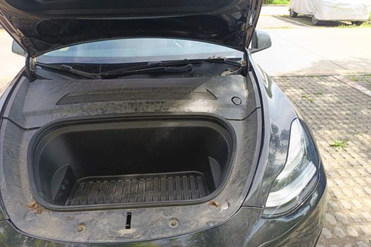 Used Tesla Model Y 2022 Long-Range All-Wheel-Drive Version Engine Bay Left