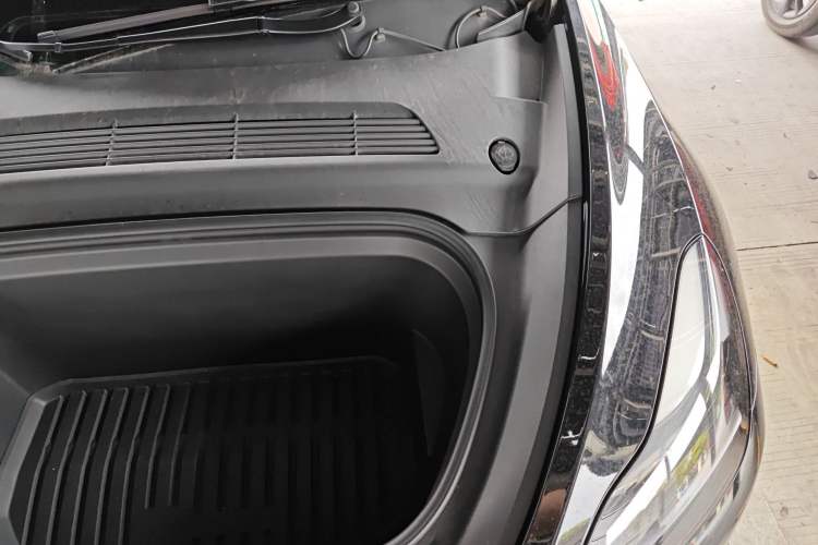 Used Tesla Model Y 2022 Rear-Wheel-Drive Version Engine Bay Left