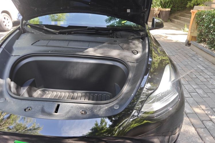 Used Tesla Model Y 2022 Rear-Wheel-Drive Version Engine Bay Left