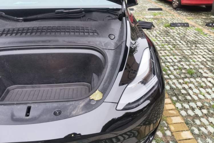 Used Tesla Model Y 2022 Rear-Wheel-Drive Version Engine Bay Left