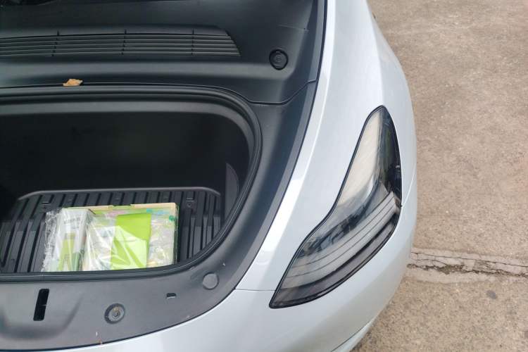 Used Tesla Model Y 2022 Rear-Wheel-Drive Version Engine Bay Left