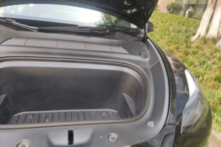 Used Tesla Model Y 2022 Rear-Wheel-Drive Version Engine Bay Left