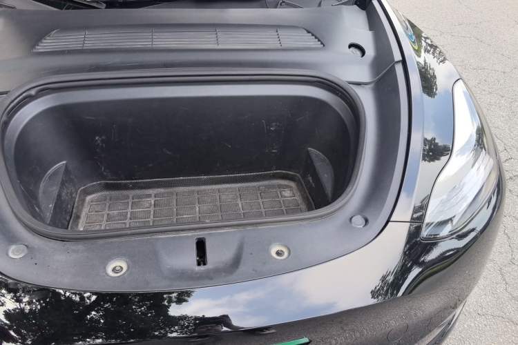 Used Tesla Model Y 2022 Rear-Wheel-Drive Version Engine Bay Left