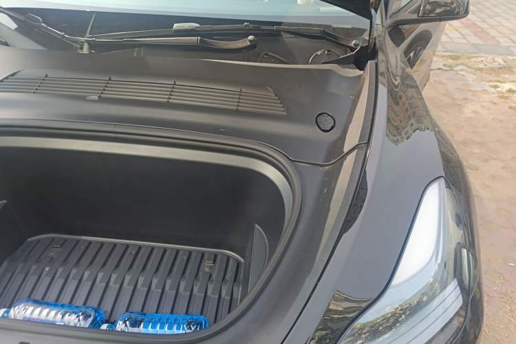Used Tesla Model Y 2022 Rear-Wheel-Drive Version Engine Bay Left