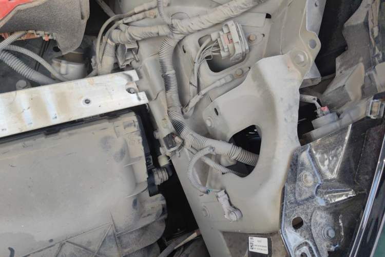 Used Tesla Model Y 2022 Rear-Wheel-Drive Version Engine Bay Left