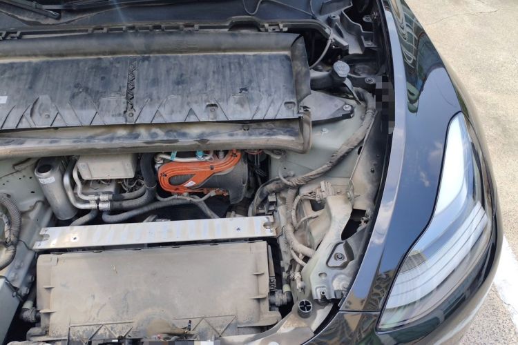 Used Tesla Model Y 2022 Rear-Wheel-Drive Version Engine Bay Left