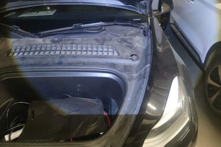 Used Tesla Model Y 2022 Rear-Wheel-Drive Version Engine Bay Left