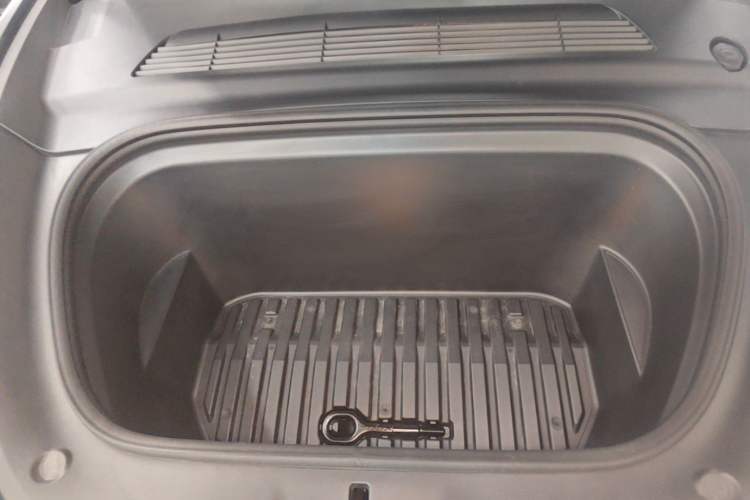 Used Tesla Model Y 2022 Rear-Wheel-Drive Version Engine Bay