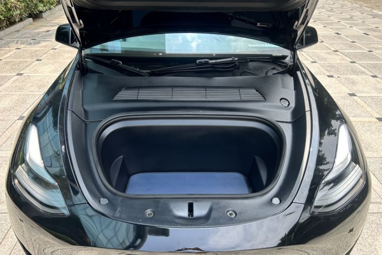 Used Tesla Model Y 2022 Rear-Wheel-Drive Version Engine Bay