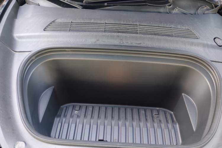 Used Tesla Model Y 2022 Rear-Wheel-Drive Version Engine Bay