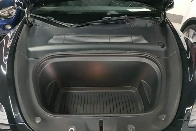 Used Tesla Model Y 2022 Long-Range All-Wheel-Drive Version Engine Bay