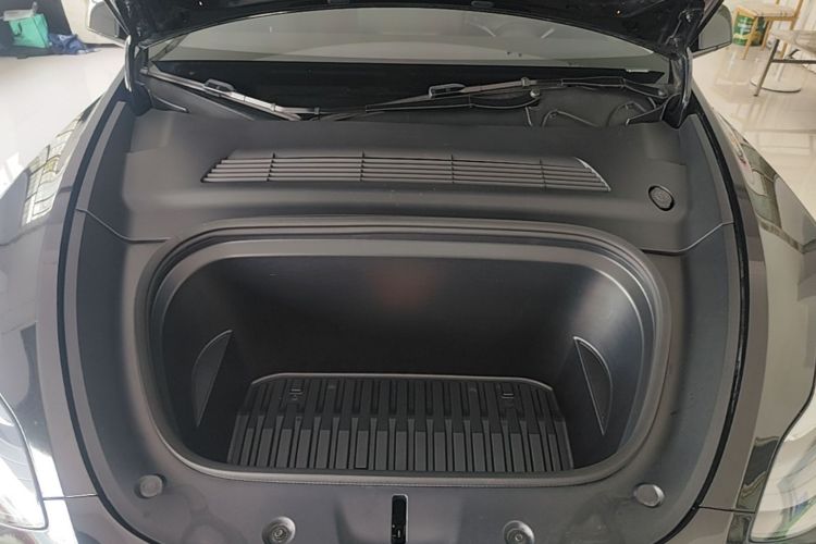 Used Tesla Model Y 2022 Rear-Wheel-Drive Version Engine Bay
