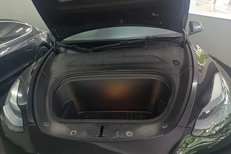 Used Tesla Model Y 2022 Revised Version Rear-Wheel Drive Engine Bay