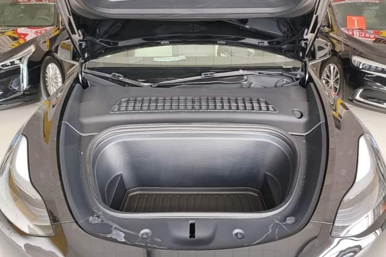 Used Tesla Model Y 2022 Revised Version Rear-Wheel Drive Engine Bay