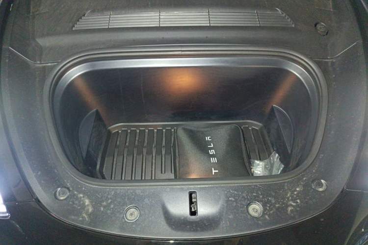 Used Tesla Model Y 2022 Rear-Wheel-Drive Version Engine Bay