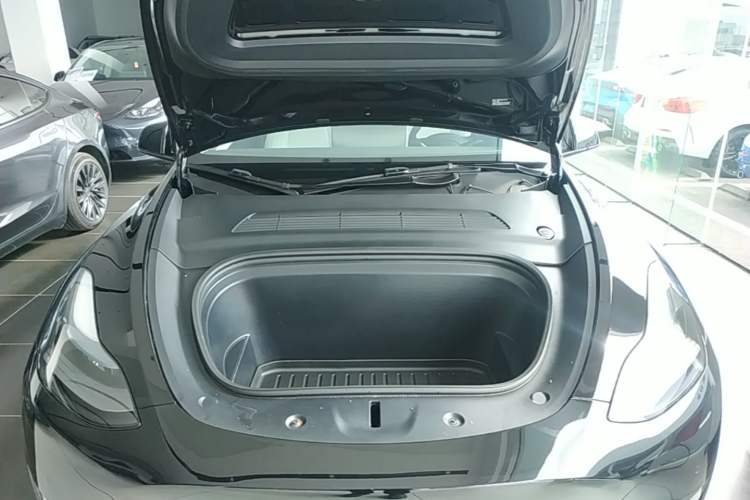 Used Tesla Model Y 2022 Performance High-Performance All-Wheel-Drive Version Engine Bay