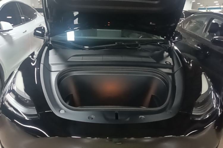 Used Tesla Model Y 2022 Rear-Wheel-Drive Version Engine Bay