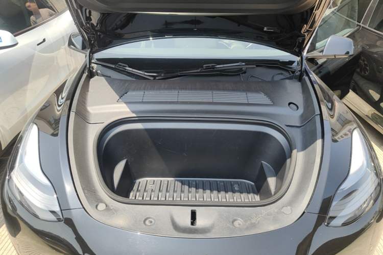 Used Tesla Model Y 2022 Rear-Wheel-Drive Version Engine Bay