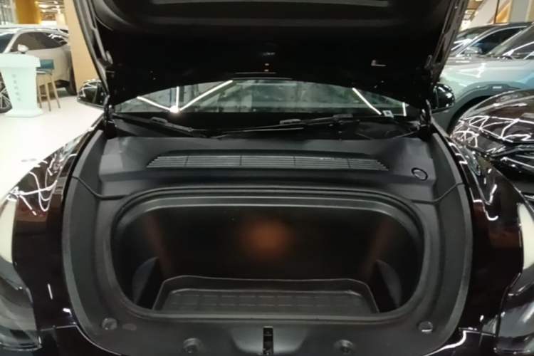 Used Tesla Model Y 2022 Rear-Wheel-Drive Version Engine Bay