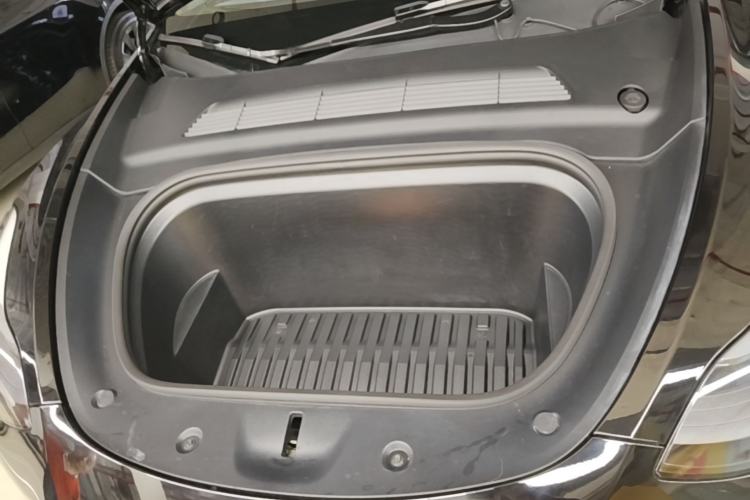 Used Tesla Model Y 2022 Rear-Wheel-Drive Version Engine Bay
