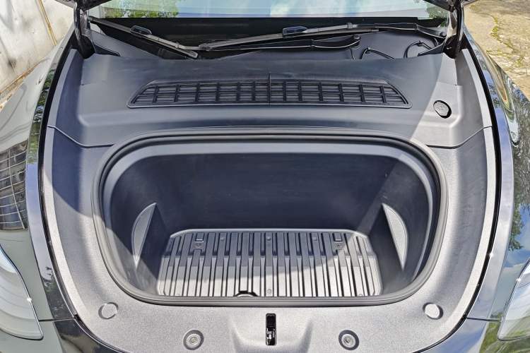 Used Tesla Model Y 2022 Revised Version Rear-Wheel Drive Engine Bay