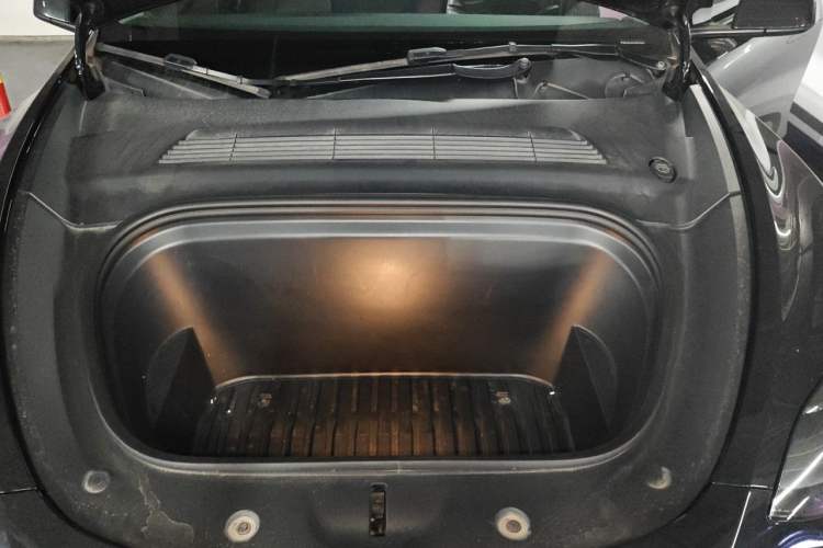 Used Tesla Model Y 2022 Rear-Wheel-Drive Version Engine Bay