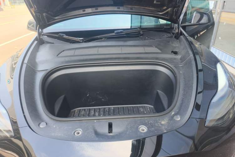 Used Tesla Model Y 2022 Rear-Wheel-Drive Version Engine Bay