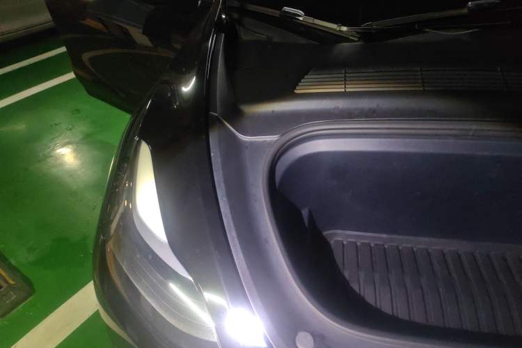 Used Tesla Model Y 2022 Rear-Wheel-Drive Version Engine Bay Right