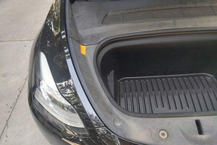 Used Tesla Model Y 2022 Rear-Wheel-Drive Version Engine Bay Right
