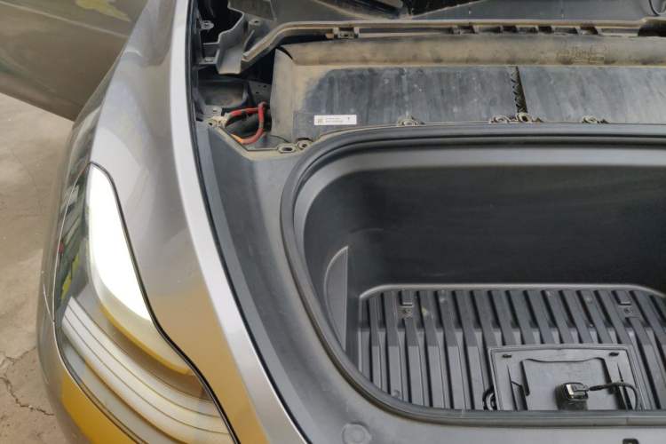 Used Tesla Model Y 2022 Rear-Wheel-Drive Version Engine Bay Right