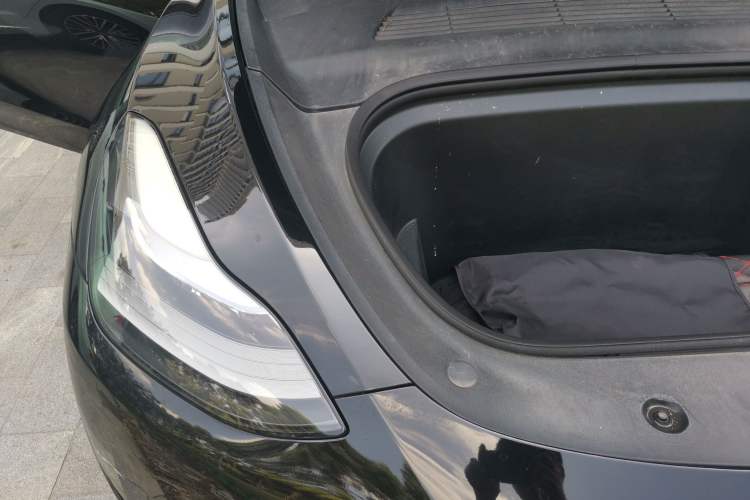 Used Tesla Model Y 2022 Rear-Wheel-Drive Version Engine Bay Right