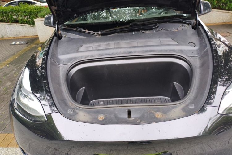 Used Tesla Model Y 2022 Rear-Wheel-Drive Version Engine Bay Right