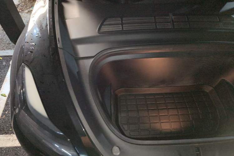 Used Tesla Model Y 2022 Rear-Wheel-Drive Version Engine Bay Right