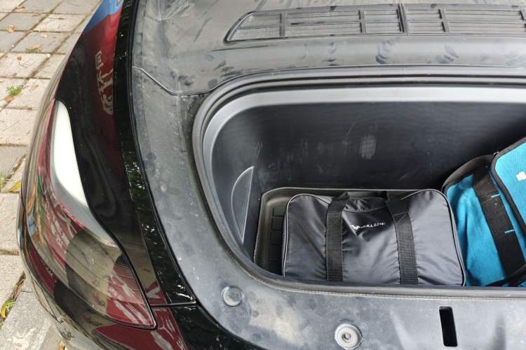 Used Tesla Model Y 2022 Rear-Wheel-Drive Version Engine Bay Right