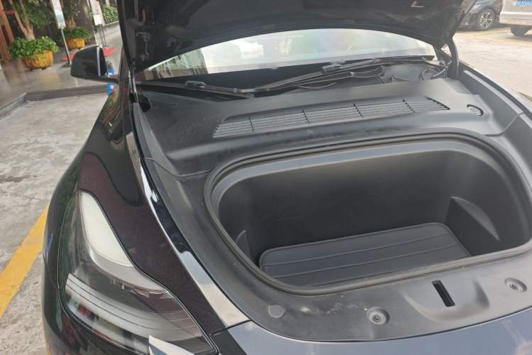 Used Tesla Model Y 2022 Rear-Wheel-Drive Version Engine Bay Right