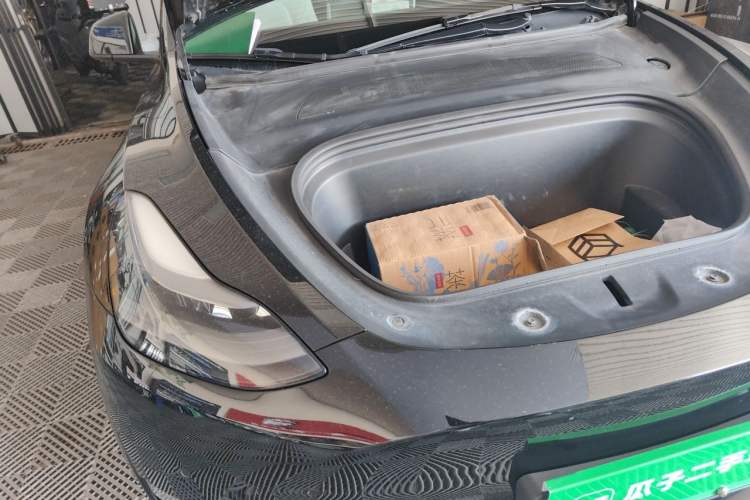 Used Tesla Model Y 2022 Performance High-Performance All-Wheel-Drive Version Engine Bay Right