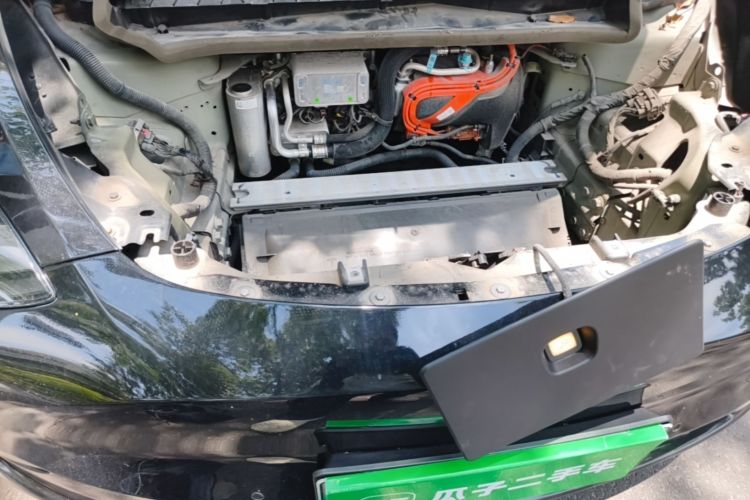 Used Tesla Model Y 2022 Rear-Wheel-Drive Version Engine Bay Right