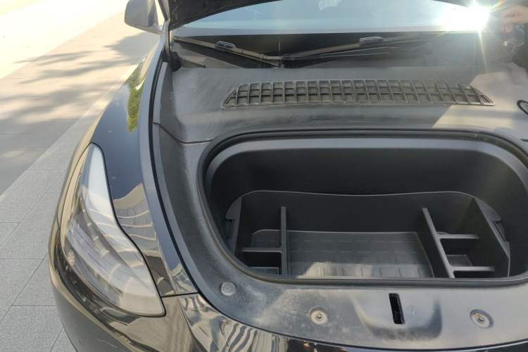 Used Tesla Model Y 2022 Rear-Wheel-Drive Version Engine Bay Right