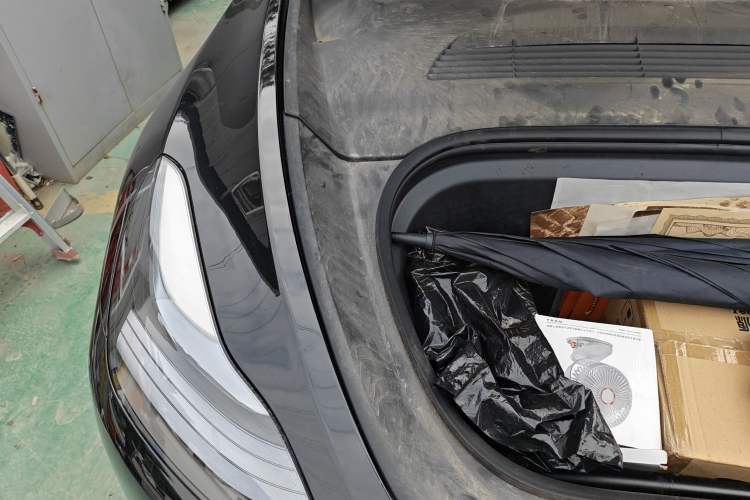 Used Tesla Model Y 2022 Rear-Wheel-Drive Version Engine Bay Right