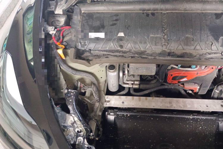 Used Tesla Model Y 2022 Rear-Wheel-Drive Version Engine Bay Right