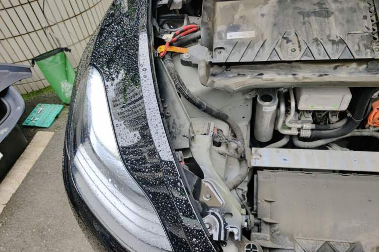 Used Tesla Model Y 2022 Rear-Wheel-Drive Version Engine Bay Right