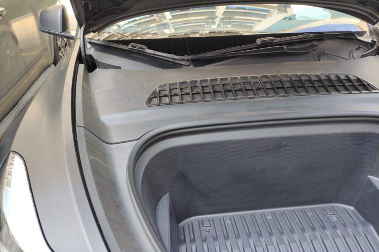 Used Tesla Model Y 2022 Rear-Wheel-Drive Version Engine Bay Right