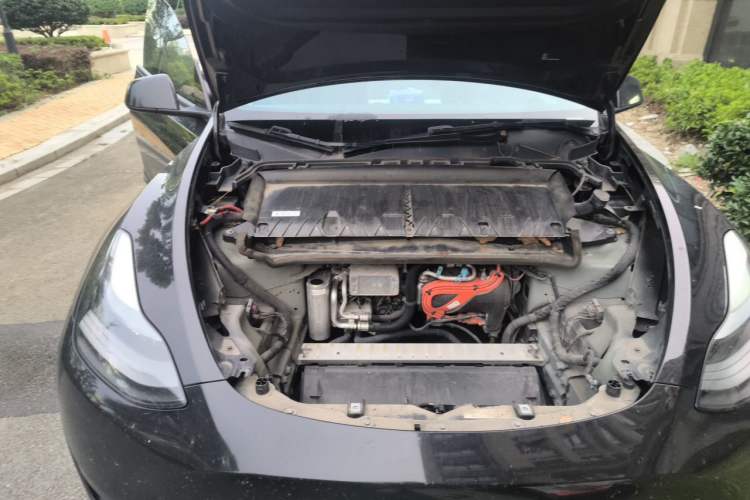 Used Tesla Model Y 2022 Rear-Wheel-Drive Version Engine Bay Right