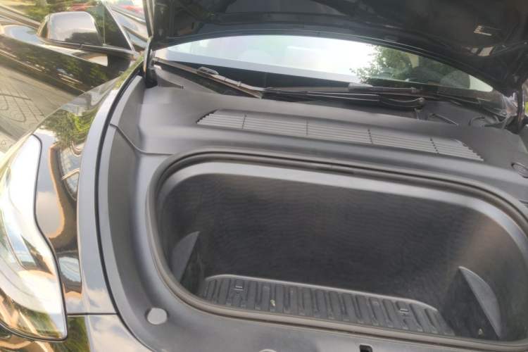 Used Tesla Model Y 2022 Rear-Wheel-Drive Version Engine Bay Right