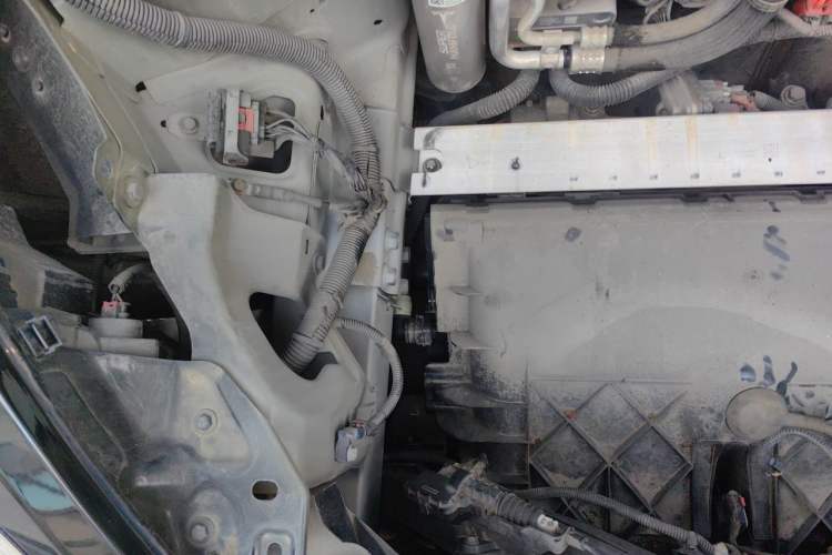 Used Tesla Model Y 2022 Rear-Wheel-Drive Version Engine Bay Right