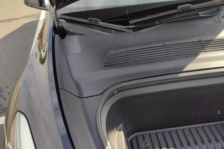 Used Tesla Model Y 2022 Rear-Wheel-Drive Version Engine Bay Right
